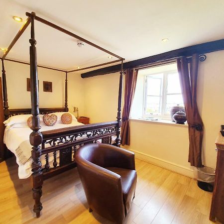 The Old Lodge Stroud  Ngoại thất bức ảnh