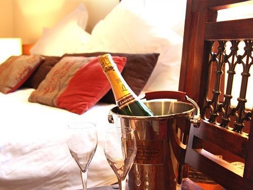 The Old Lodge Stroud  Ngoại thất bức ảnh