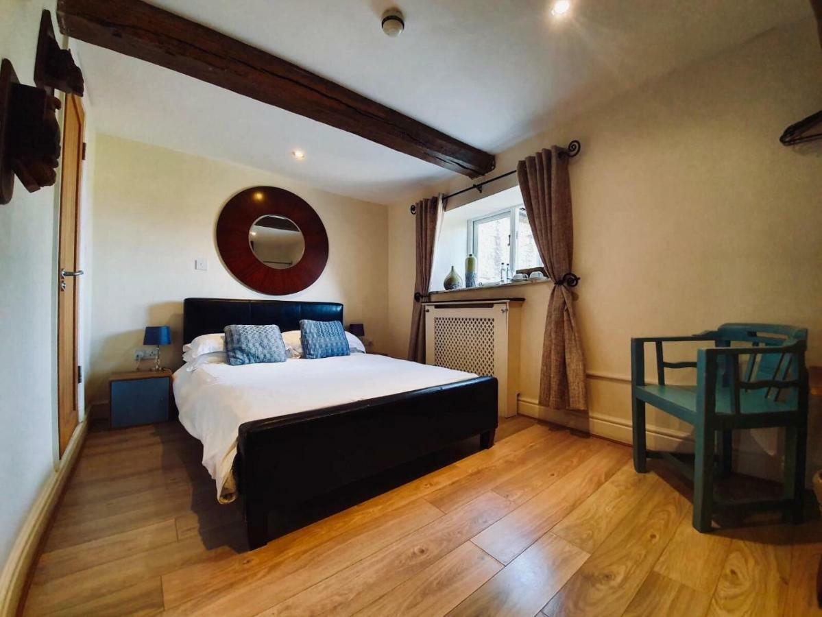 The Old Lodge Stroud  Ngoại thất bức ảnh