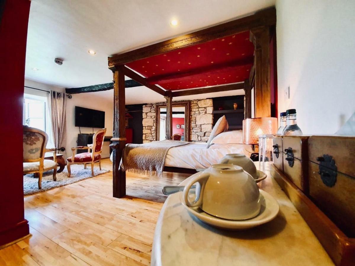 The Old Lodge Stroud  Ngoại thất bức ảnh
